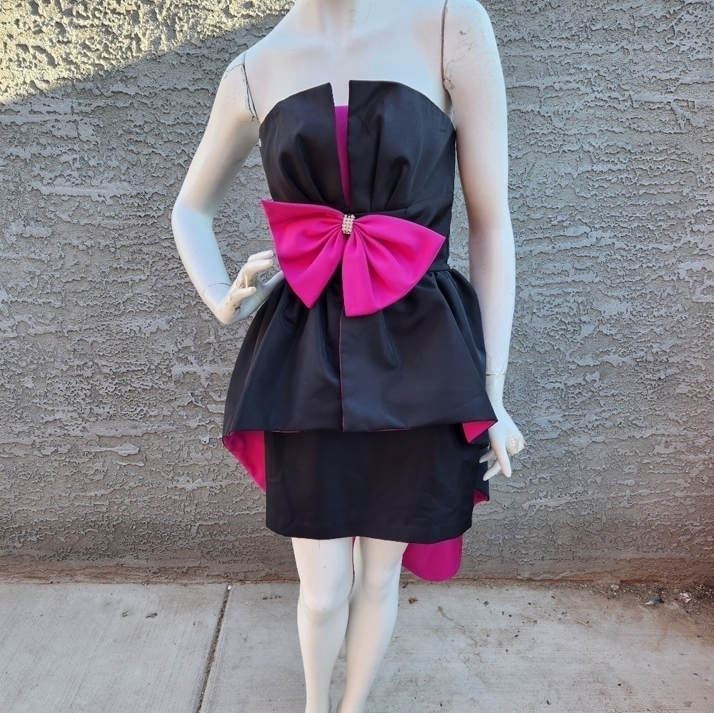 HUEY WALTZER c.1980’s  Dual‎ Tone Pleated Peplum Strapless Party Dress